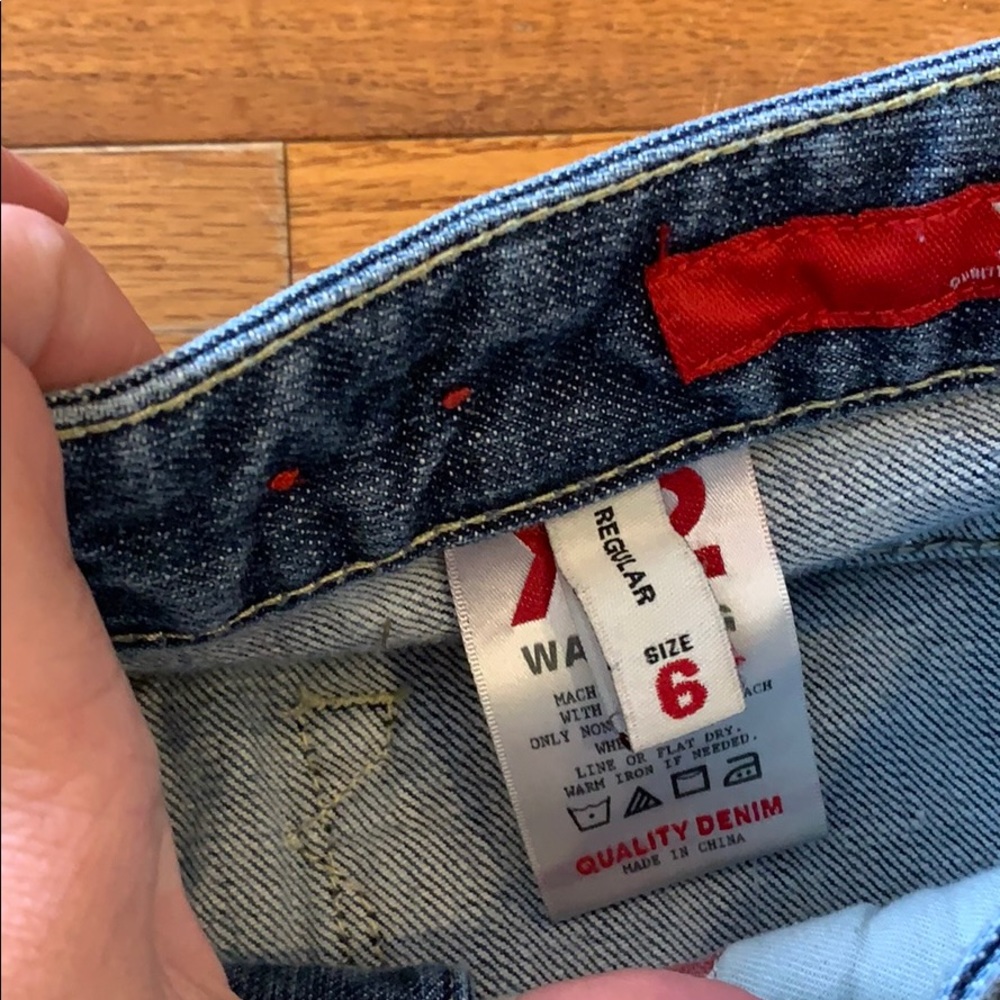 Express Jeans - Picture 3 of 6